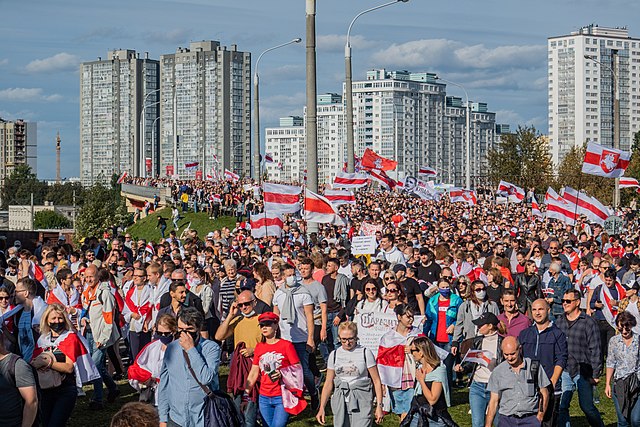Proteste am 13. Sept. 2020. Minsk - Quelle: Wikipedia - Autor: Homoatrox